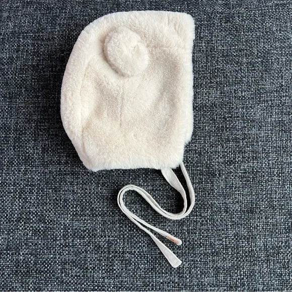 Native Fable Polar Bear Bonnet Size 2/3 Years